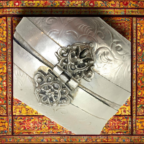 Vintage Byzantine Silver Tone Metal Hinged Pillow Purse Tiny Velvet Lined - Picture 2 of 7